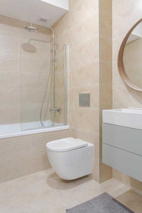 Voluntari Il Lago - Turquoise - Cozy Luxurious Smart Home By The Lake מראה חיצוני תמונה